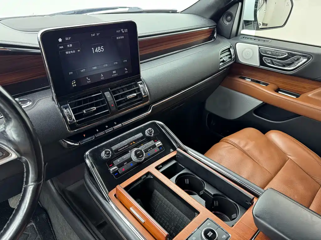 Lincoln Navigator 2018 — фото 10