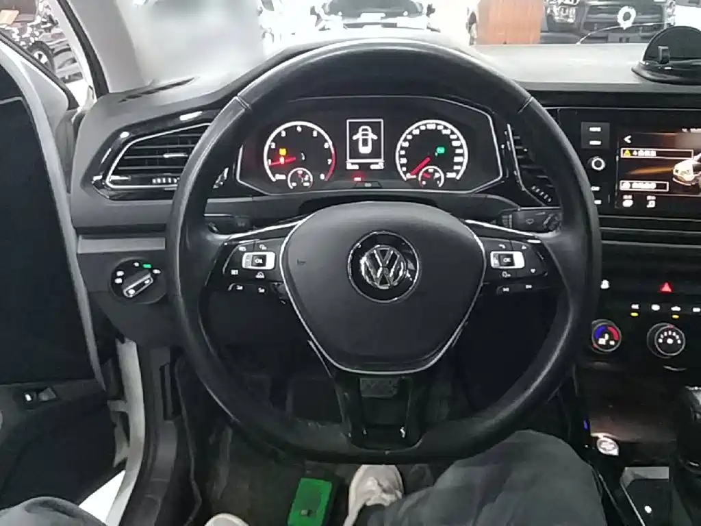 Volkswagen T-Roc 2019 — фото 11