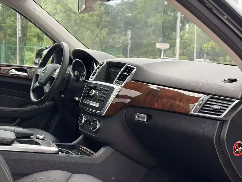 Mercedes-Benz M-Class 2015 — фото 12