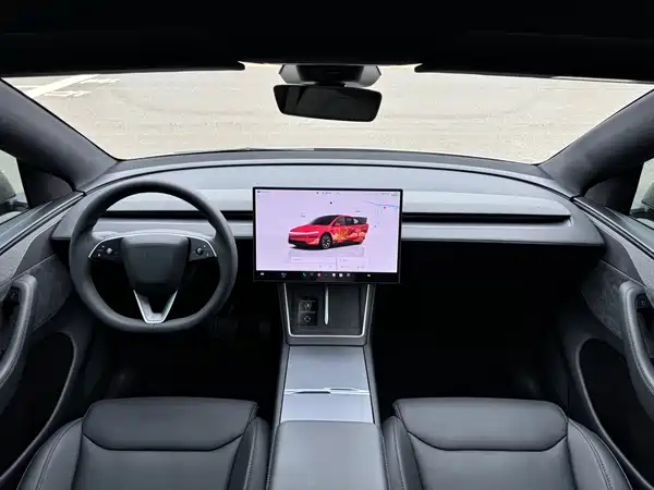 Tesla Model Y L 2025