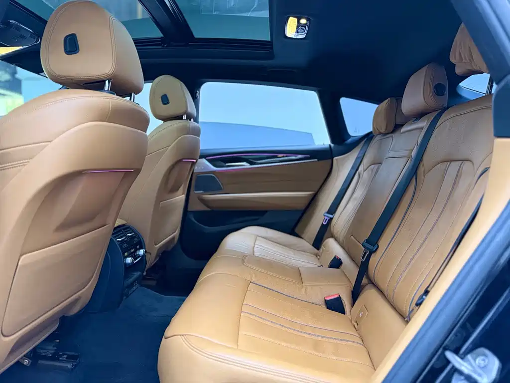 BMW 6 Series GT 2023 — фото 19