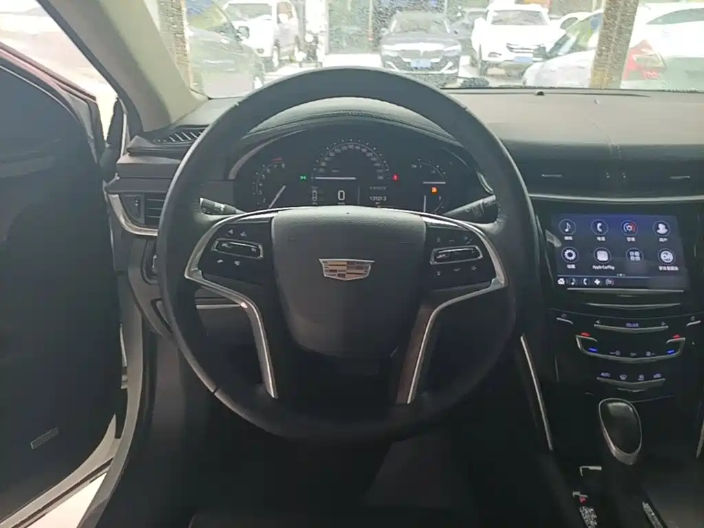 Cadillac XTS 2018 — фото 11