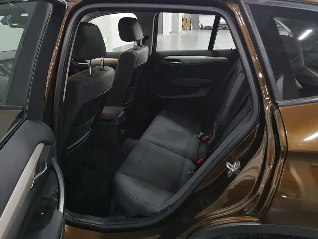BMW X1 2013 — фото 15