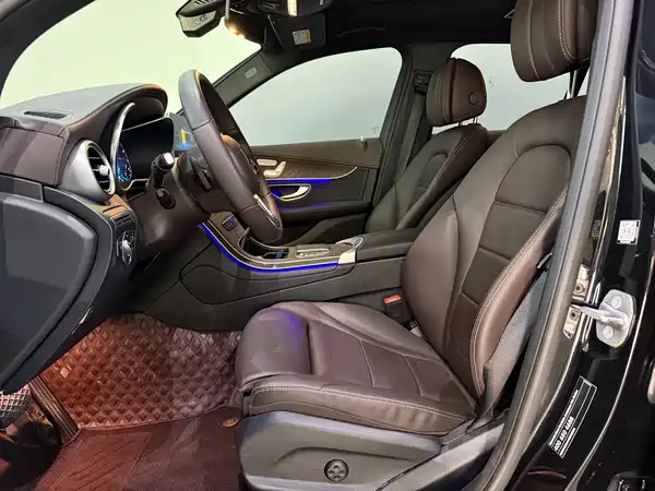Mercedes-Benz GLC 2023