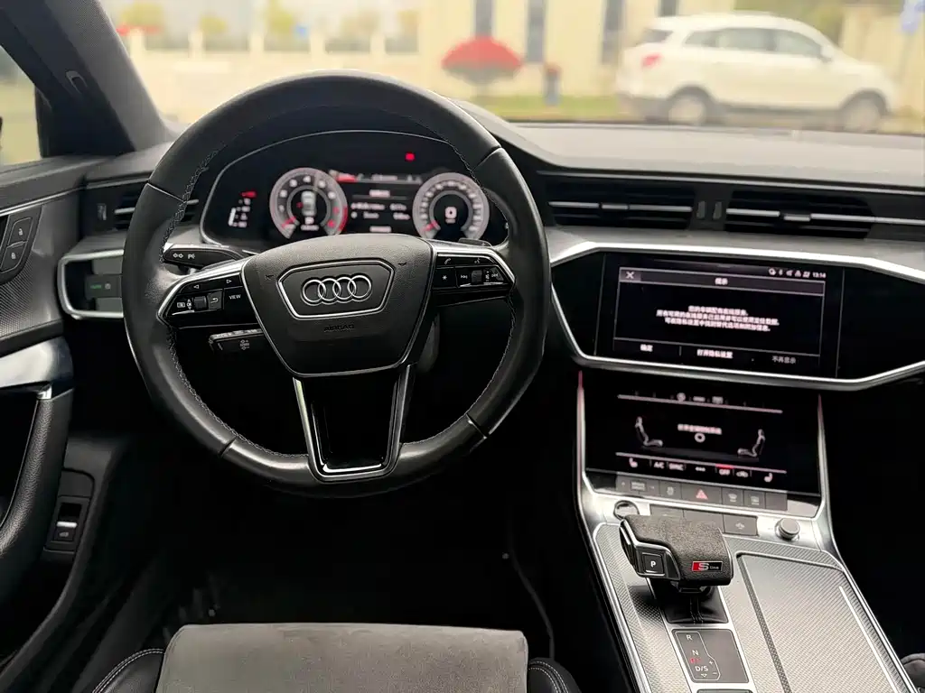 Audi A6L 2022