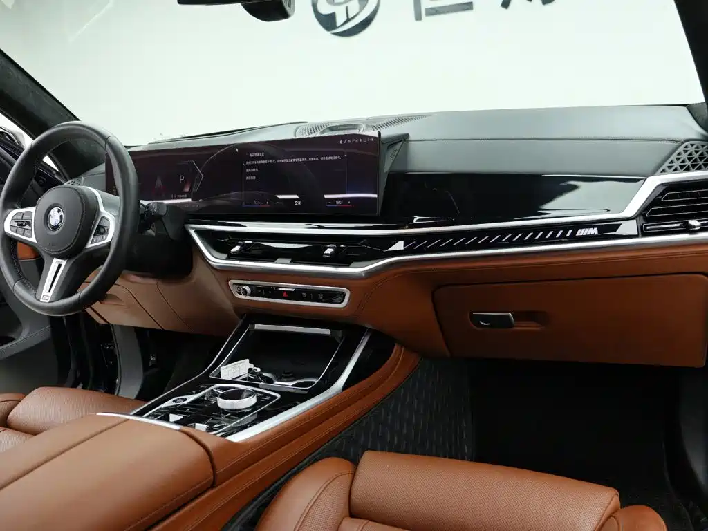 BMW X7 M60i 2023 — фото 22