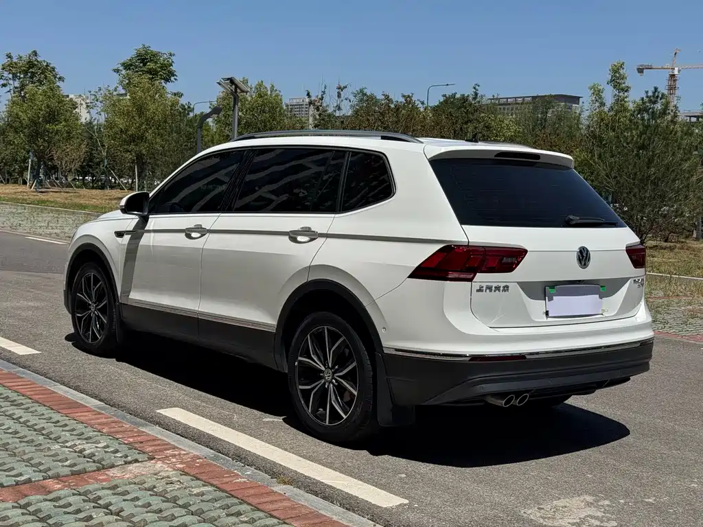 Volkswagen Tiguan L 2020 — фото 17