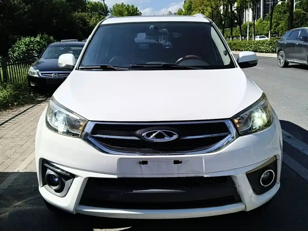 Chery Tiggo 3 2015 — фото 3
