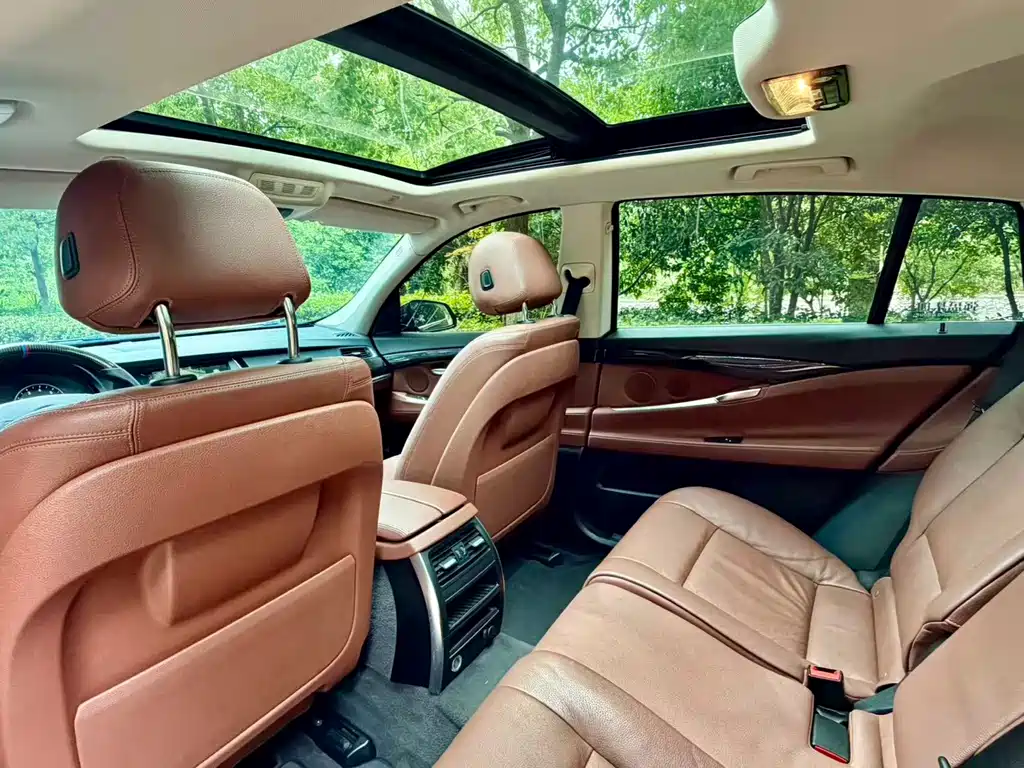 BMW 5 Series GT 2015 — фото 8