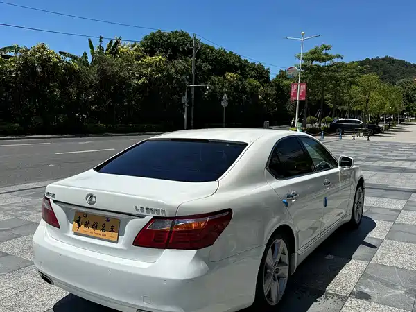 Lexus LS 2006