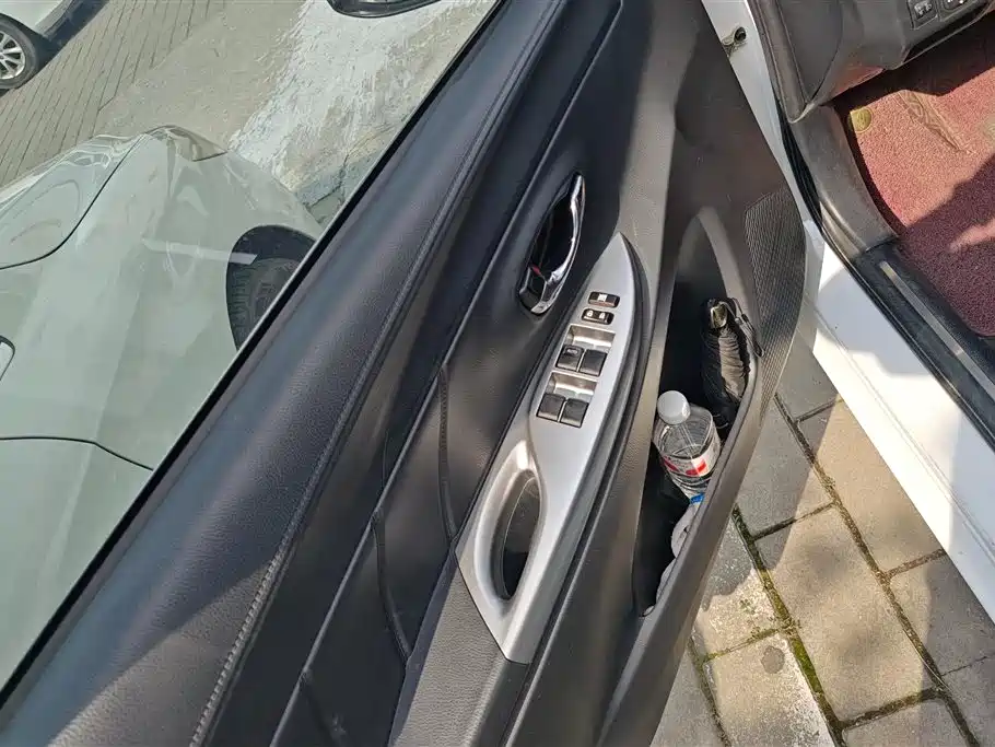 Toyota Yaris L 2017