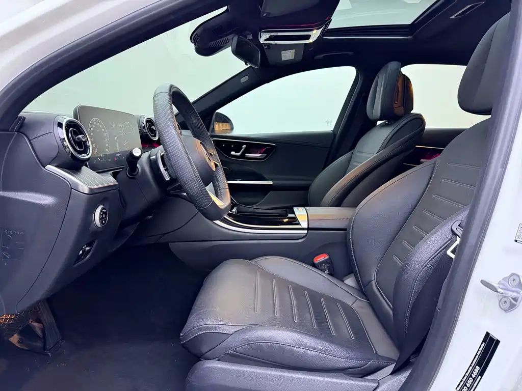 Mercedes-Benz C-Class 2023 — фото 9
