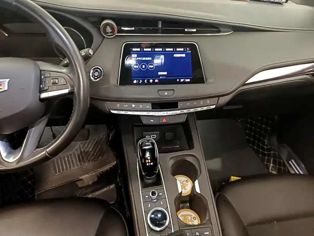 Cadillac XT4 2021 — фото 13