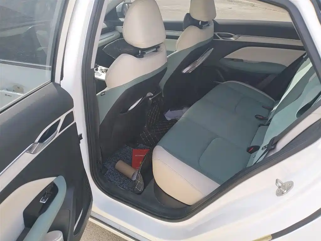 Geely L HiP 2023 — фото 15