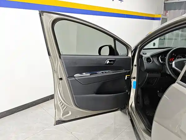 Peugeot 3008 2015