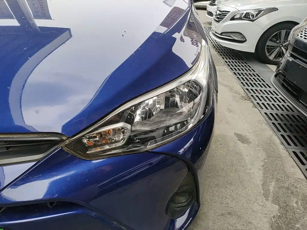 Toyota Yaris L 2017 — фото 24