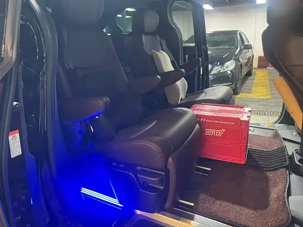 Toyota Granvia 2023