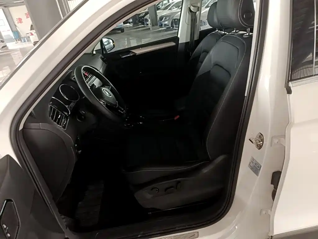 Volkswagen Tiguan L 2017 — фото 15