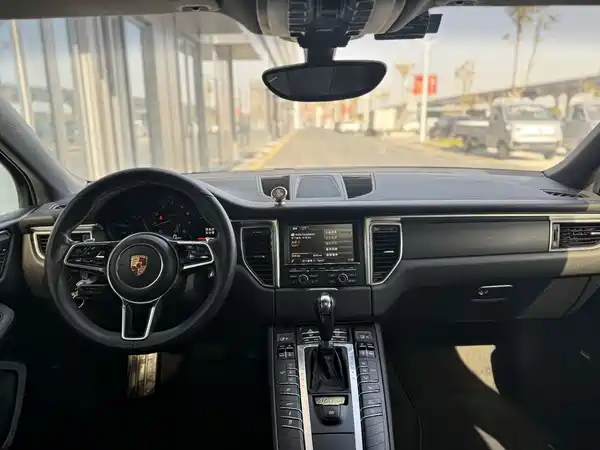 Porsche Macan 2014