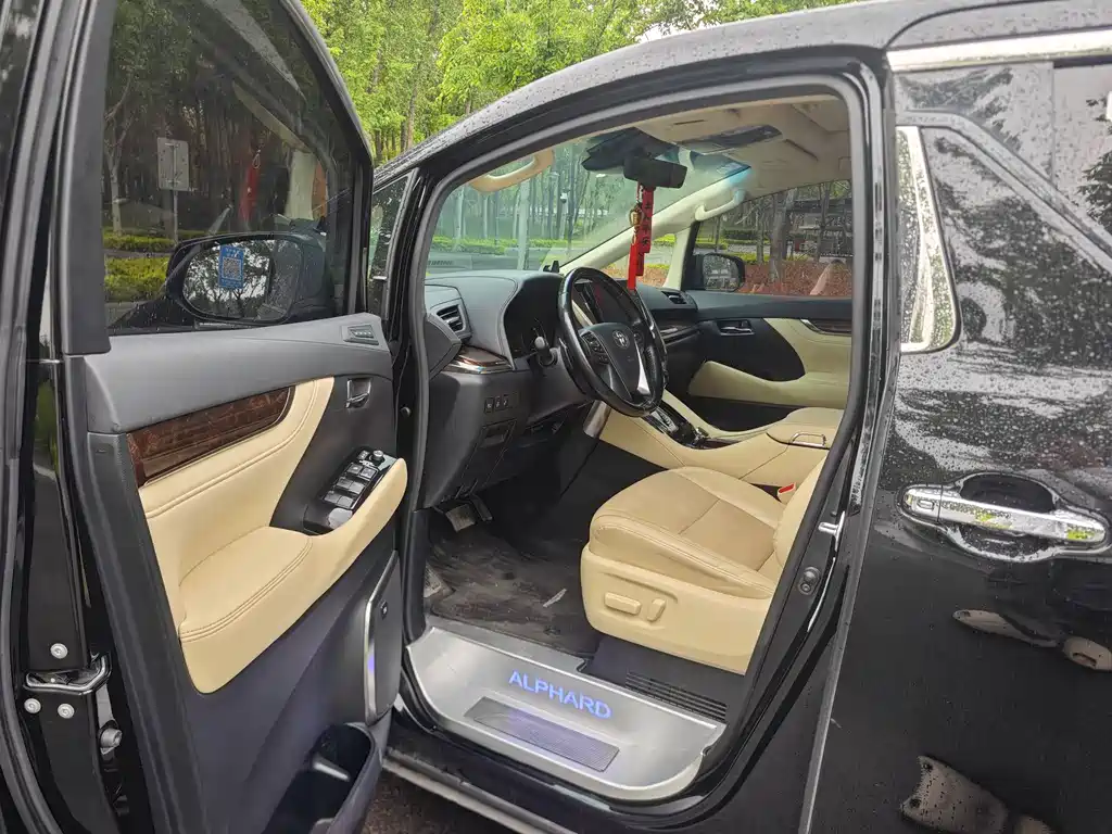 Toyota Alphard 2021 — фото 8