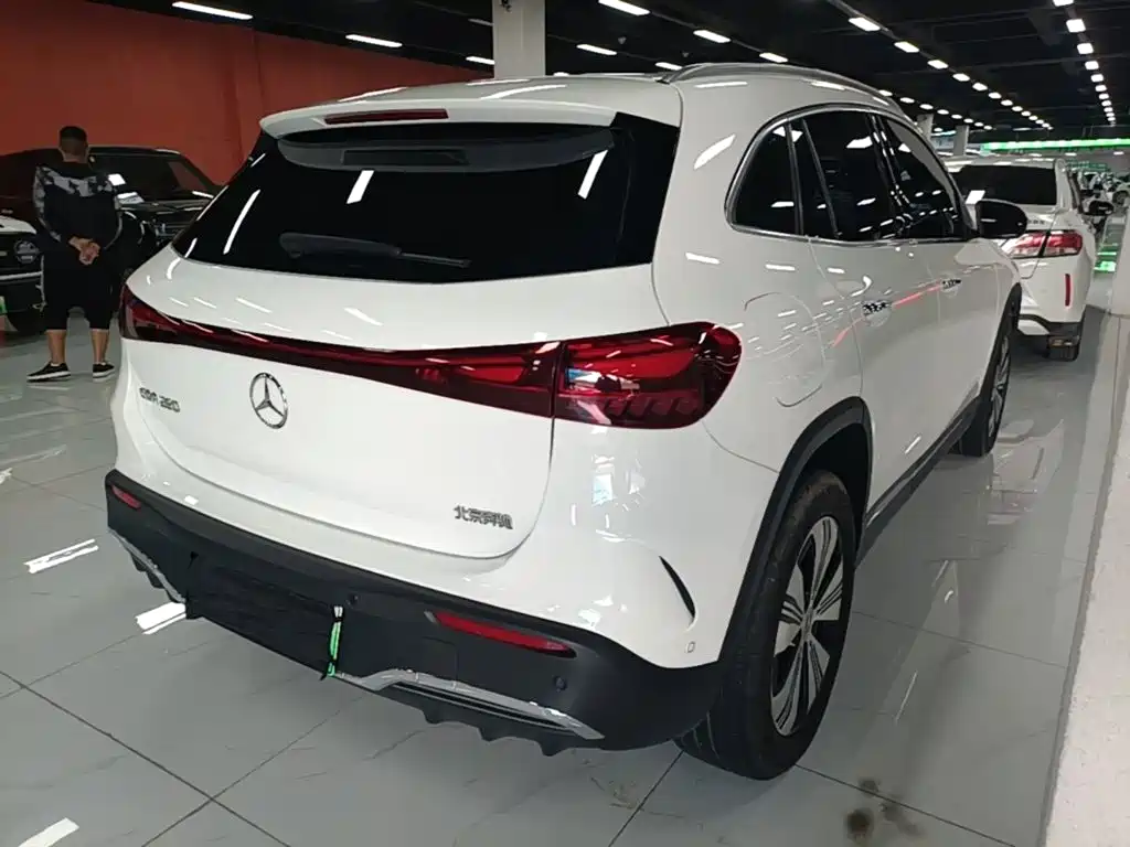 Mercedes-Benz EQA 2024