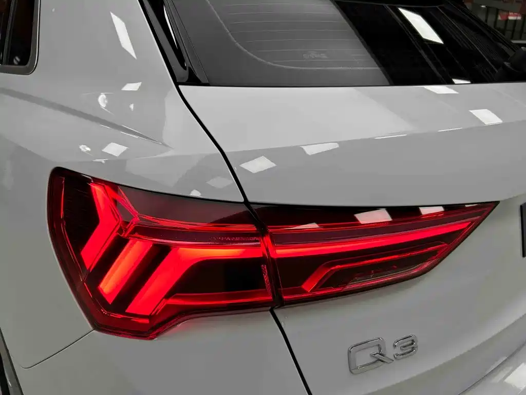Audi Q3 2022 — фото 19