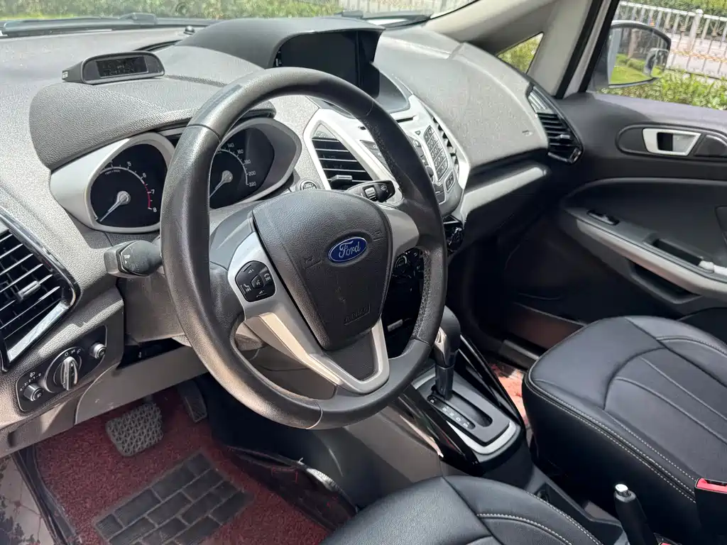 Ford Ecosport 2016 — фото 11
