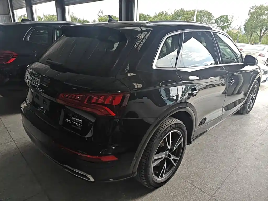 Audi Q5L 2021
