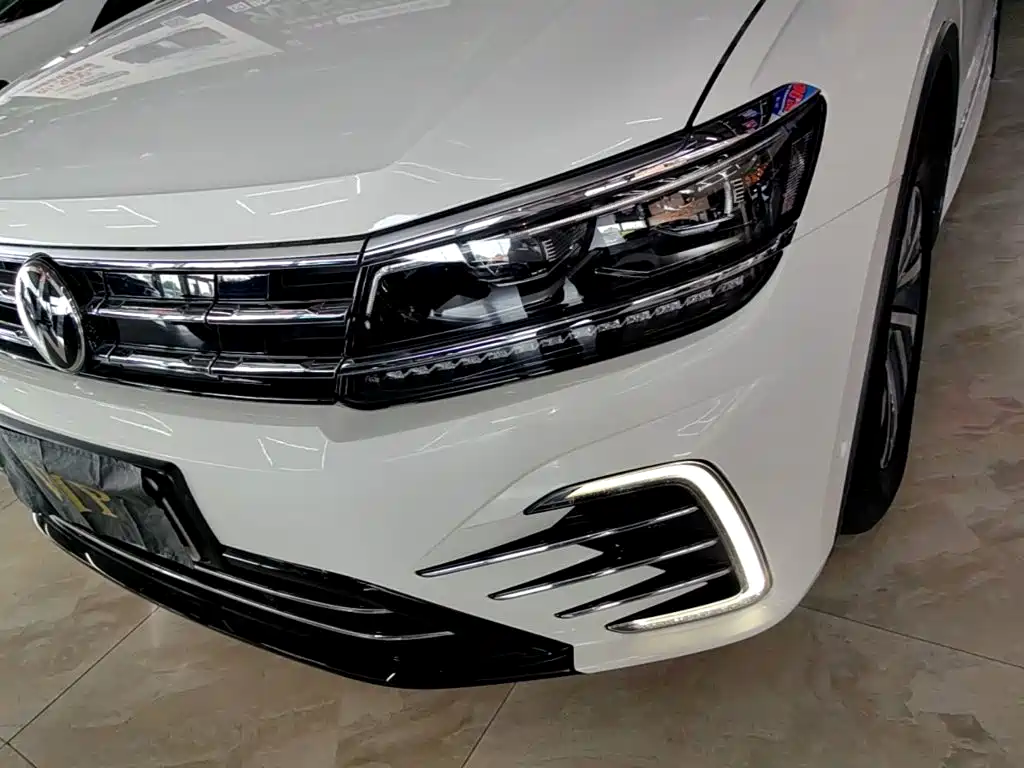 Volkswagen Tiguan L PHEV 2021 — фото 24