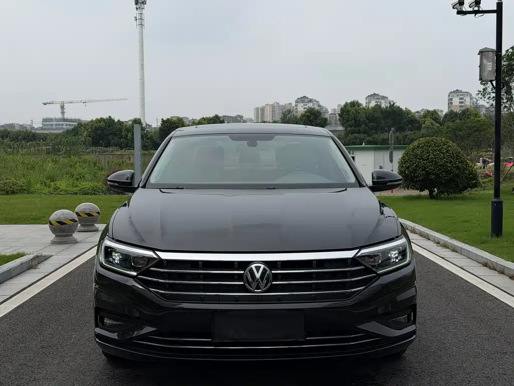 Volkswagen Sagitar 2020