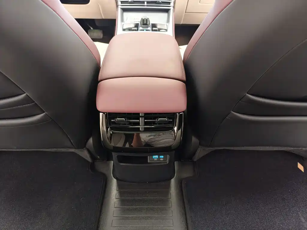 BYD Seal 07 DM-i 2024 — фото 9