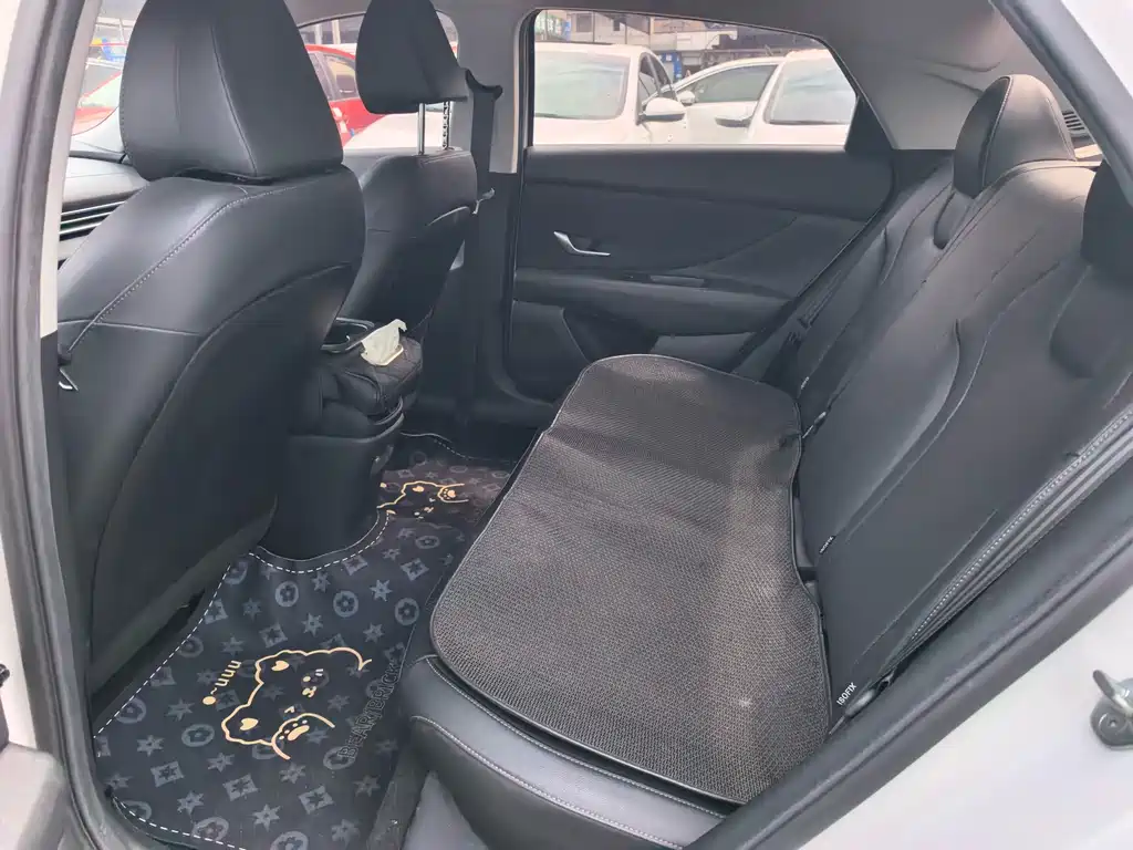Hyundai Elantra 2023