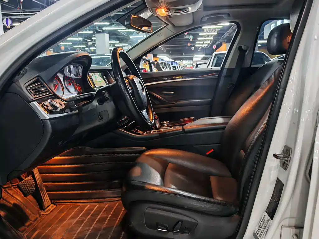 BMW 5 Series 2016 — фото 8