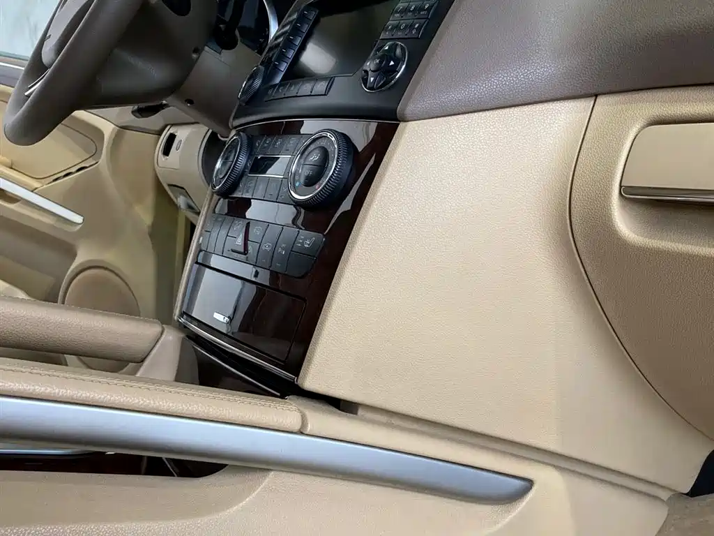 Mercedes-Benz M-Class 2007 — фото 12