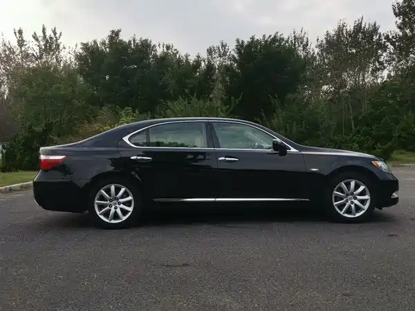 Lexus LS 2006