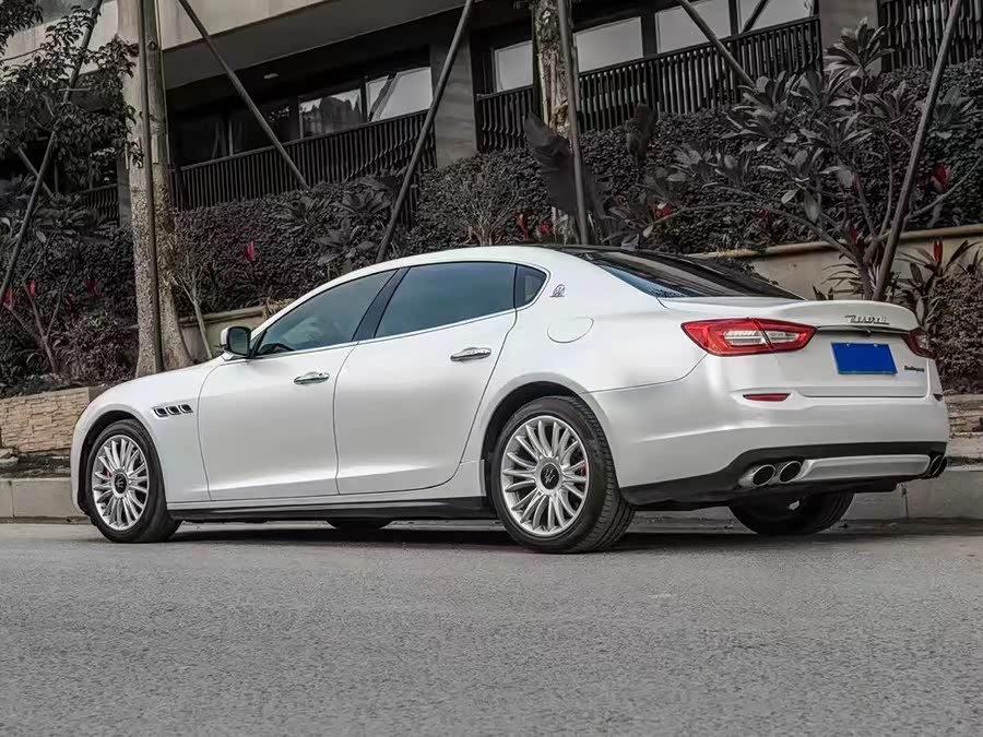 Maserati Quattroporte 2013