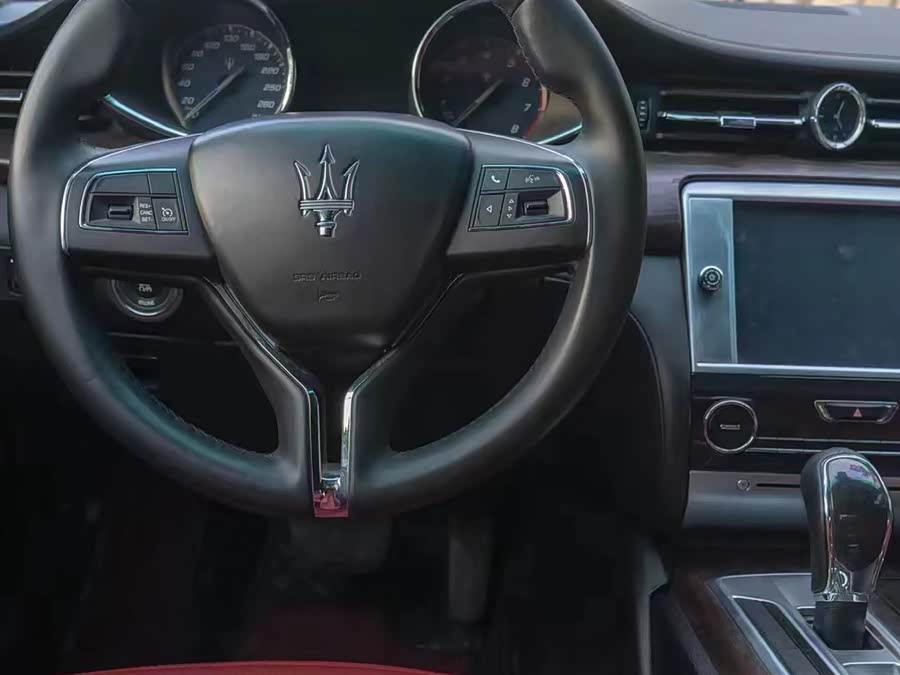 Maserati Quattroporte 2013