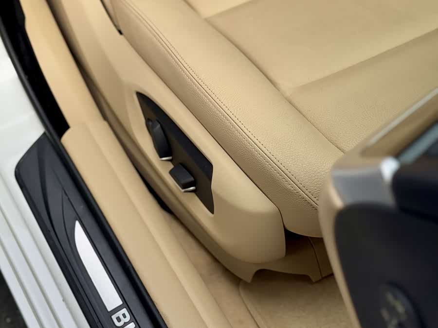 BMW 5 Series 2014 — фото 16
