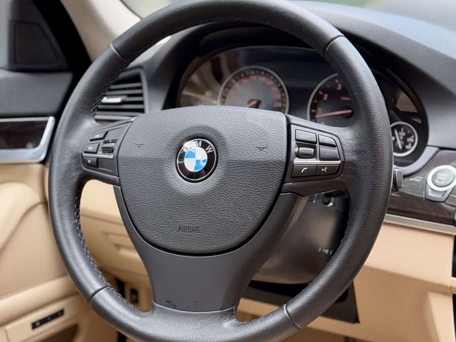 BMW 5 Series 2014 — фото 12