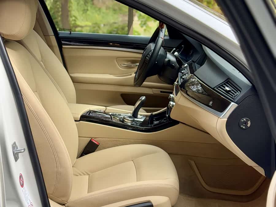 BMW 5 Series 2014 — фото 15