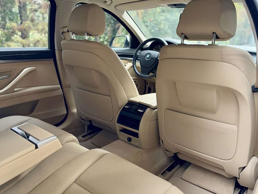 BMW 5 Series 2014 — фото 18