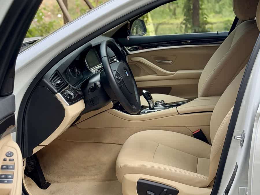 BMW 5 Series 2014 — фото 13