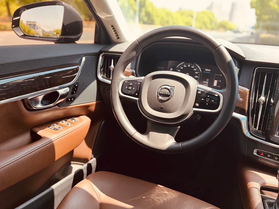 Volvo S90 2018 — фото 10