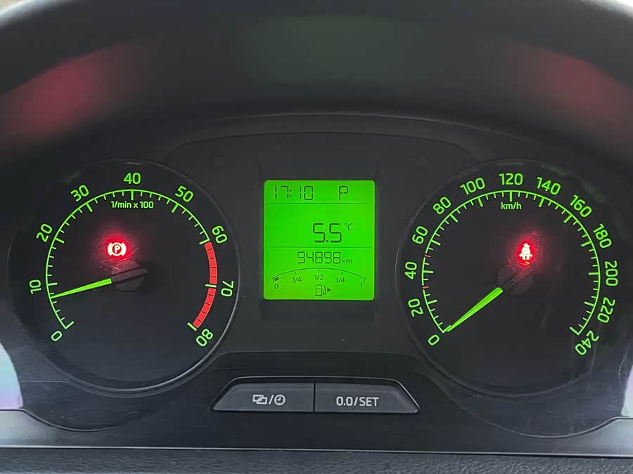 Skoda Rapid 2016 — фото 10