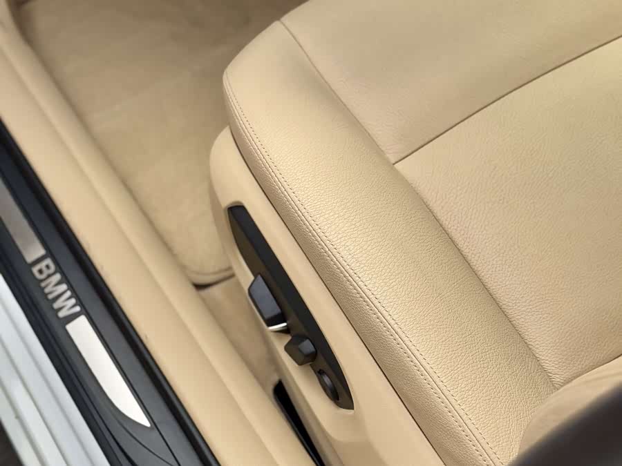 BMW 5 Series 2014 — фото 14