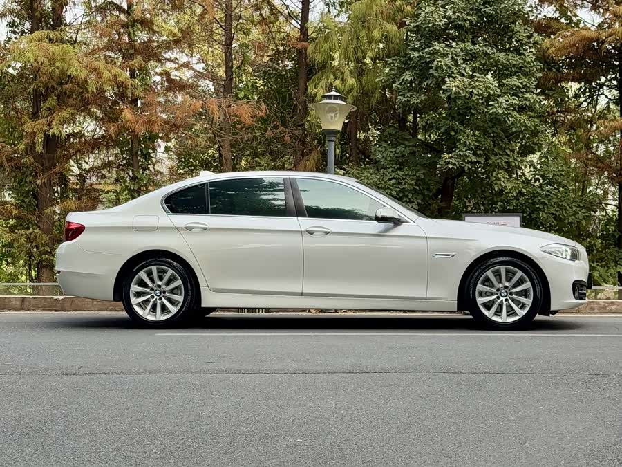 BMW 5 Series 2014 — фото 23