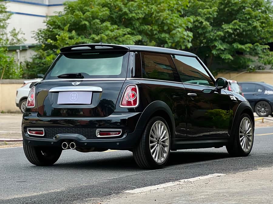 MINI MINI 2012