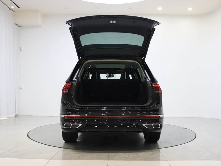 Volkswagen Tiguan L 2022 — фото 20