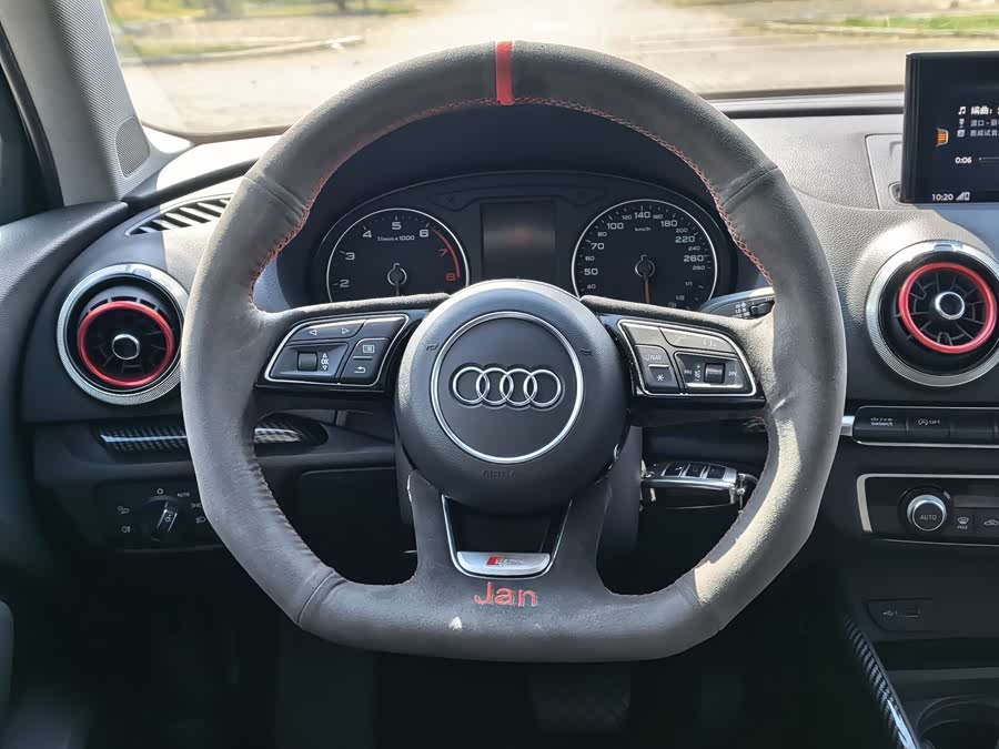 Audi A3 2019 — фото 13