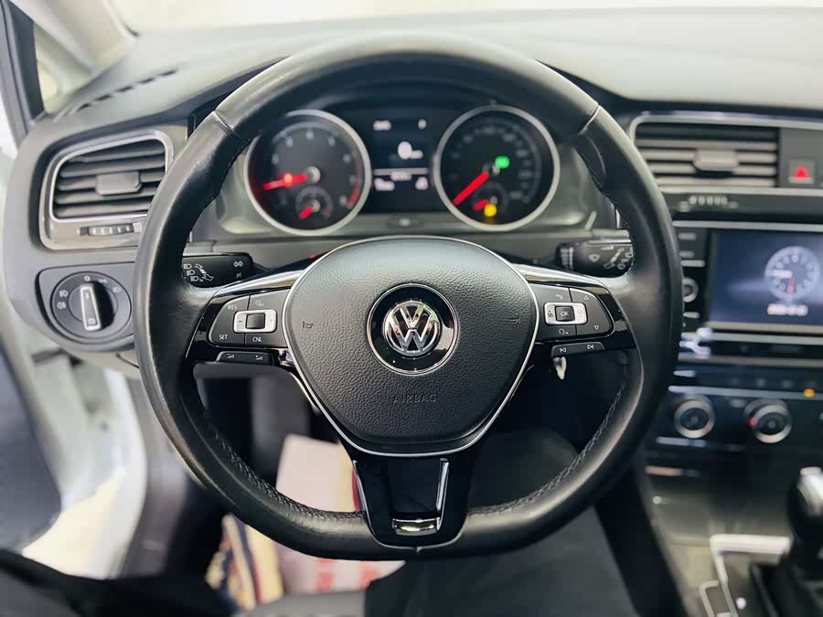 Volkswagen Golf 2019 — фото 11